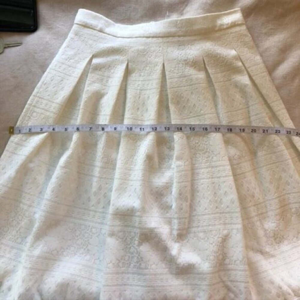 Le Chateau White Lace Flared A-Line Skirt - Size 8 - Picture 7 of 10